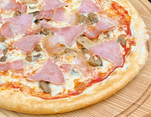 Пицца с ветчиной, грибами и беконом 32 см